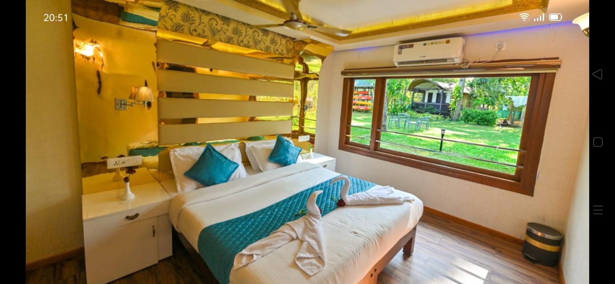 Victoria Houseboats Hotel Alappuzha Exterior photo