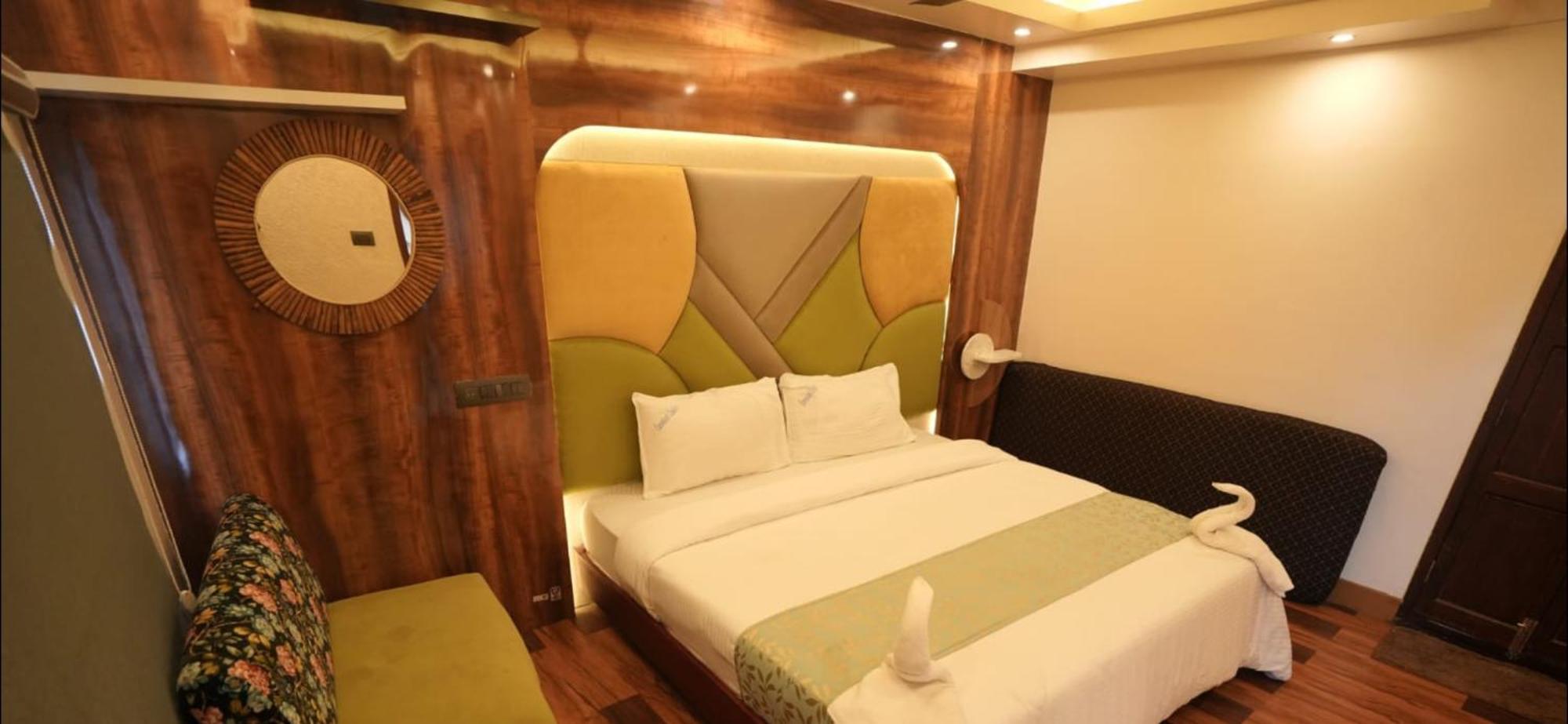 Victoria Houseboats Hotel Alappuzha Exterior photo