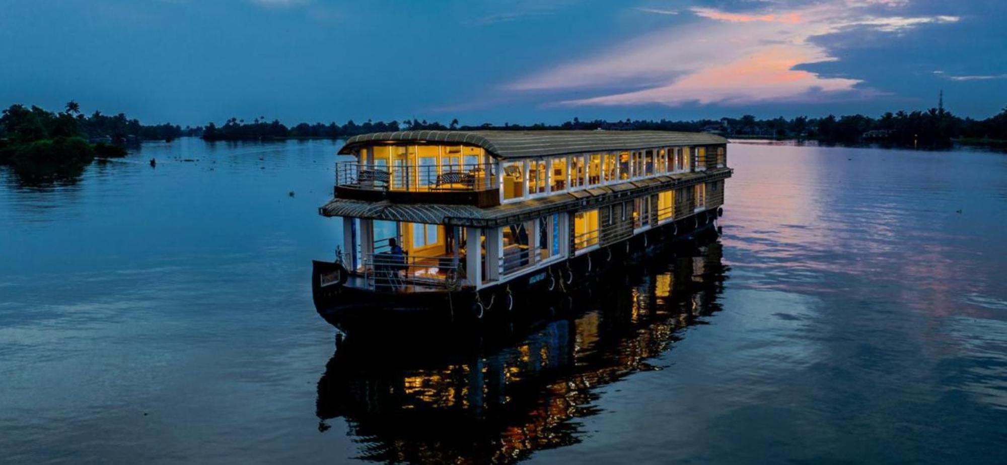 Victoria Houseboats Hotel Alappuzha Exterior photo