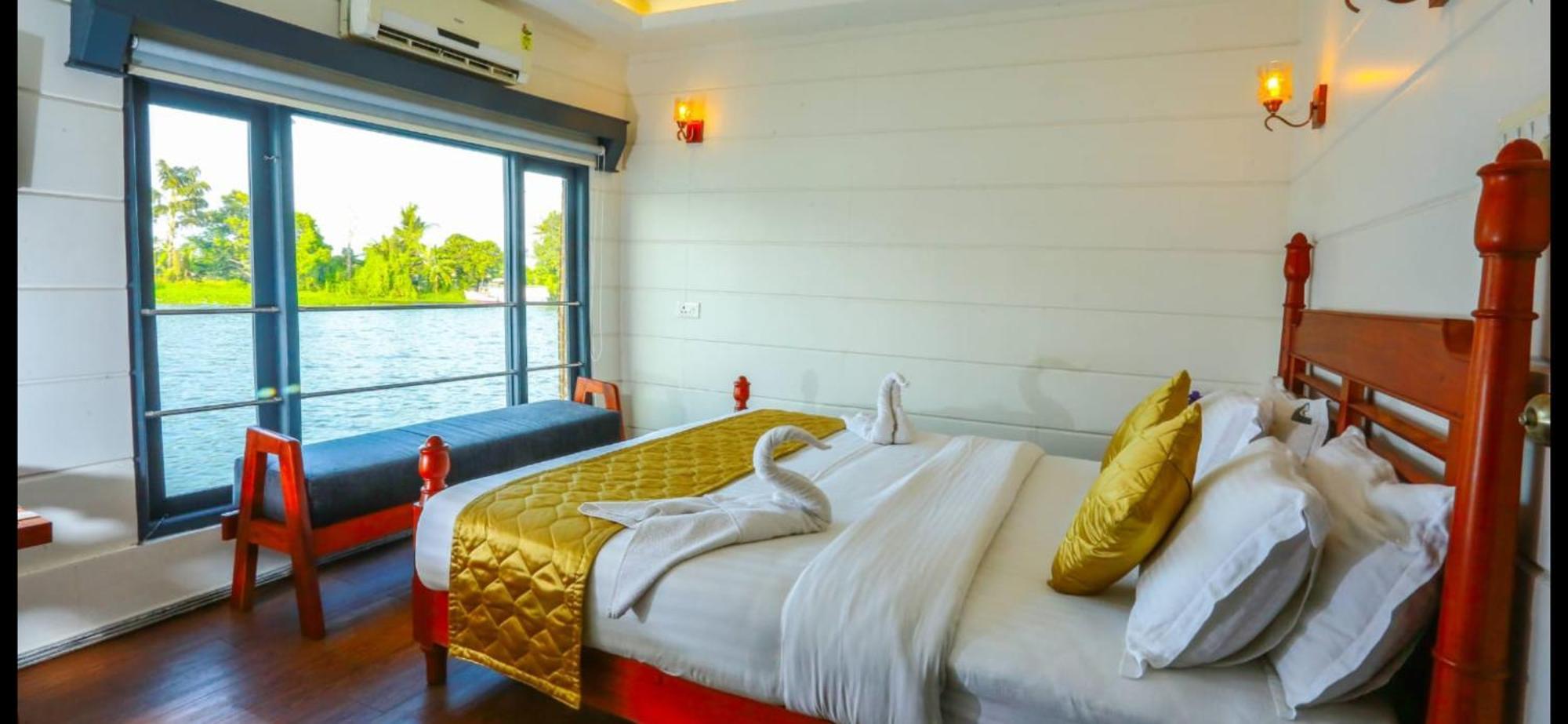 Victoria Houseboats Hotel Alappuzha Exterior photo