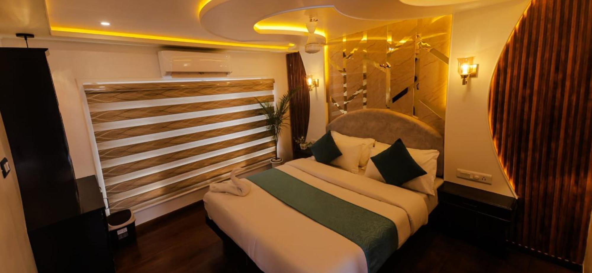 Victoria Houseboats Hotel Alappuzha Exterior photo