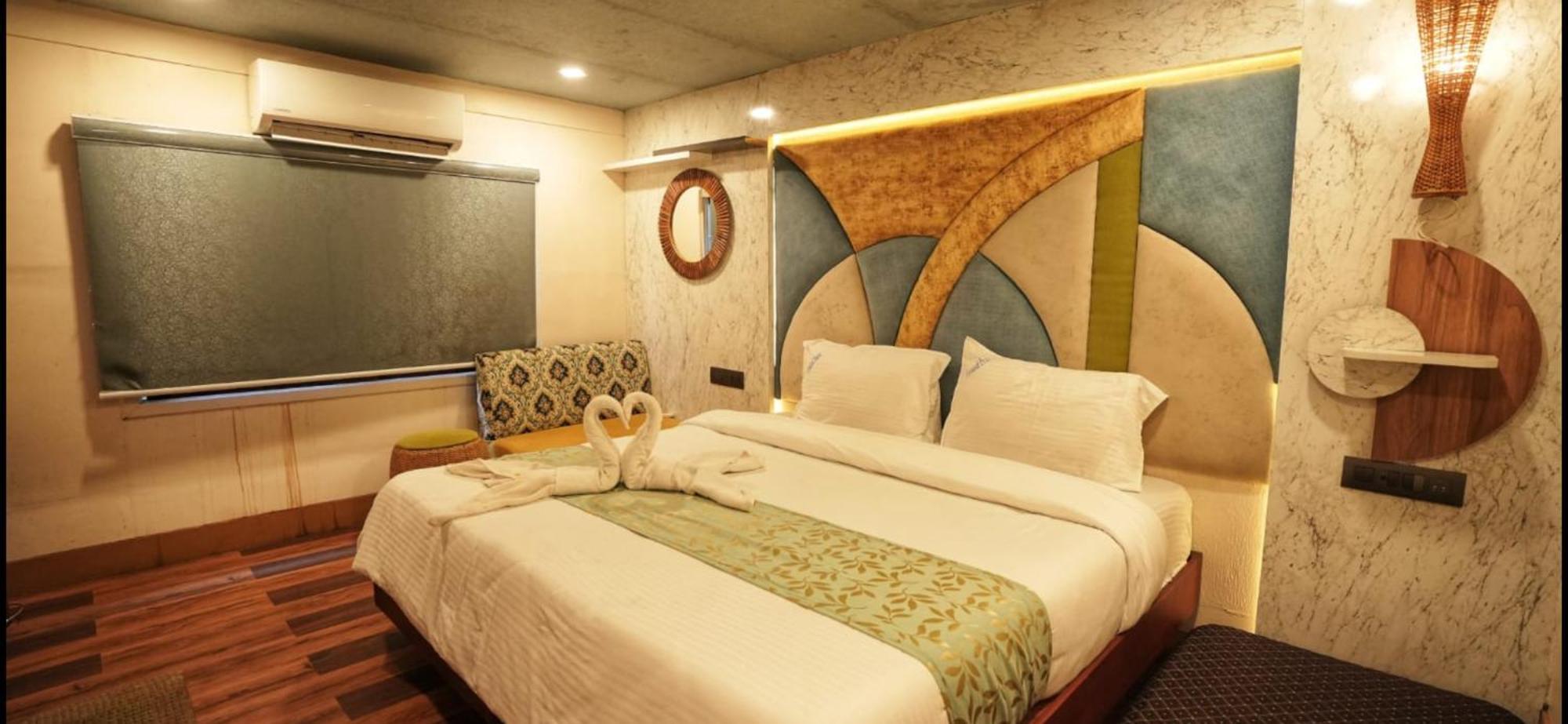 Victoria Houseboats Hotel Alappuzha Exterior photo