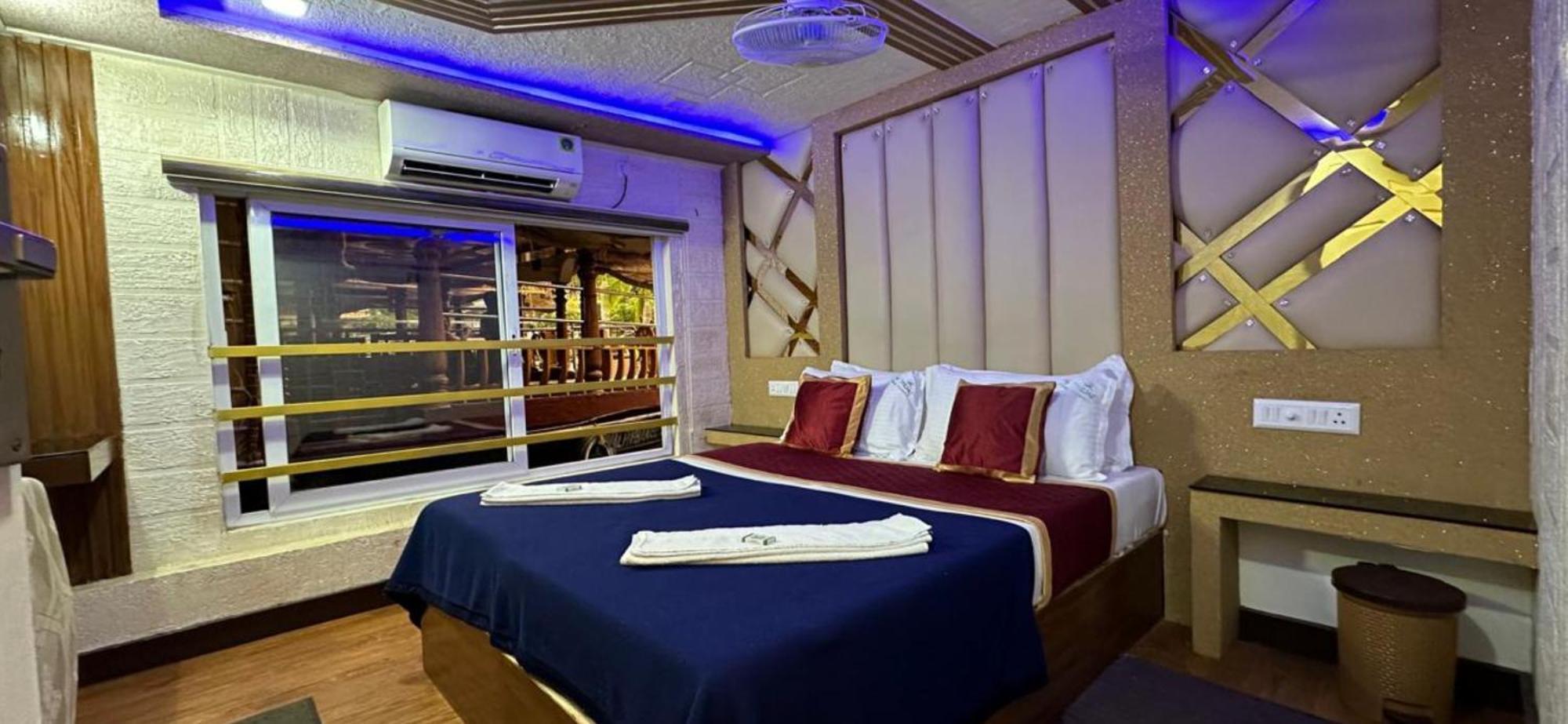Victoria Houseboats Hotel Alappuzha Exterior photo